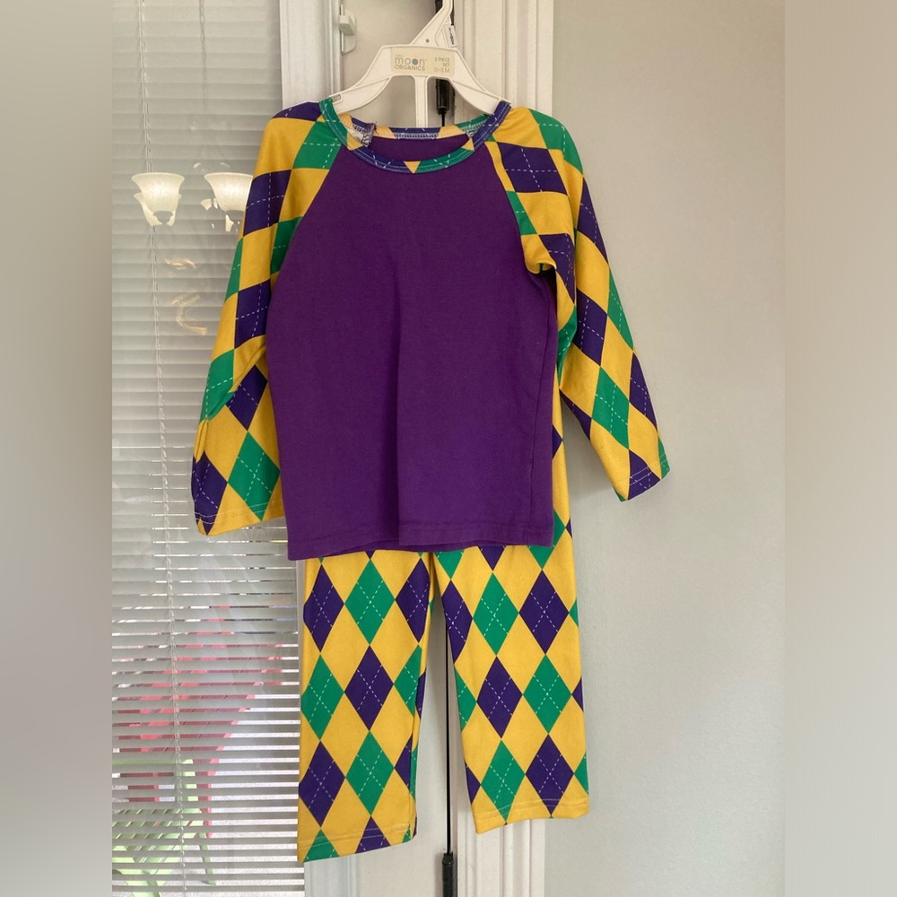 Unbranded toddler small purple gold green Mardi Gras pajama set great used cndt